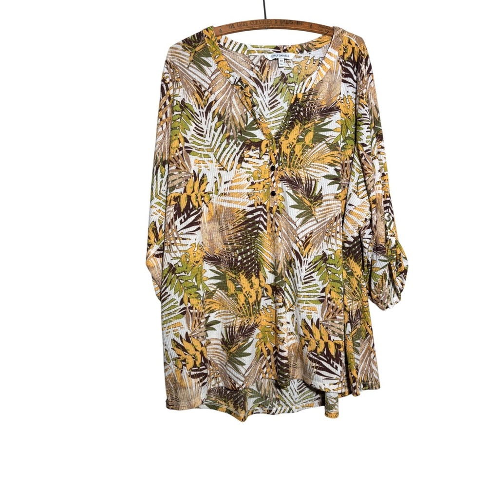 Emily Daniels Women 3X Tropical Krinkle Roll Tab Sleeve Henley Top Office Work